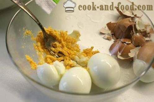 Prženi kolači s jajima i zelenom luk