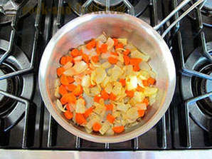 Rajčica juha s pržen croutons