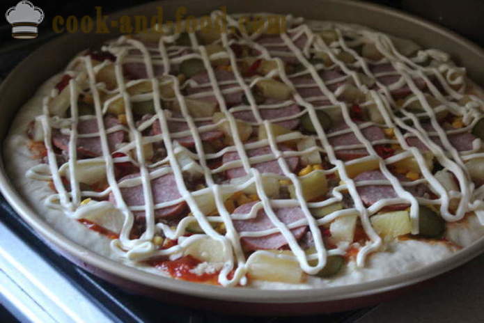 Kvasac pizza s mesom i sirom kod kuće - korak po korak foto-pizza recept sa mljevenim mesom u pećnici
