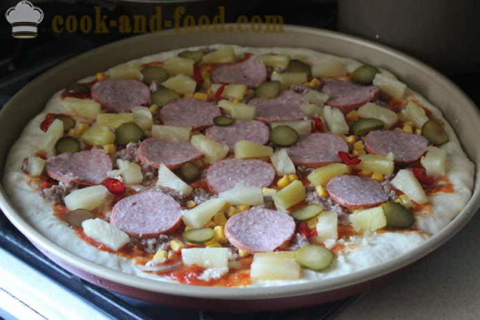 Kvasac pizza s mesom i sirom kod kuće - korak po korak foto-pizza recept sa mljevenim mesom u pećnici