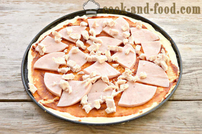 Domaće pizzu s kobasicama od beskvasnog tijesta - kako ispeći pizzu lisnato tijesto, s korak po korak recept fotografijama