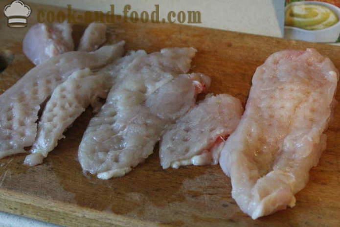 Ukusna govedina stroganoff od pilećih prsa sa kiselim vrhnjem i senfom - Kako napraviti govedina stroganoff od piletine s brašnom, korak po korak recept fotografijama