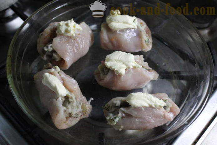 Valjani pileća prsa punjena sa gljivama i krumpirom - kako napraviti role piletine, s korak po korak recept fotografijama