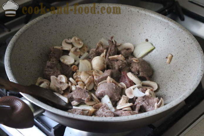 Ukusna gulaš - i ukusno kuhati gulaš s gljivama, korak po korak recept fotografijama