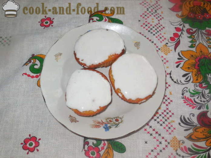 Jednostavno cupcake na majoneze i kiselog vrhnja - kako ispeći jedan kolač bez maslaca, korak po korak recept fotografijama