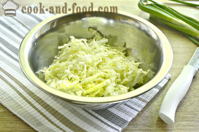 Majoneza salata s kineskim kupusom i kobasicom - Kako pripremiti salatu s kineskim kupusom s jajima, korak po korak recept fotografijama