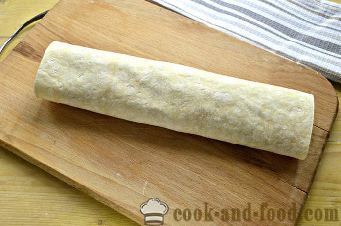 Predjelo od pita kruh s kobasicama - Kako napraviti pita kruha punjena s kobasicom, korak po korak recept fotografijama