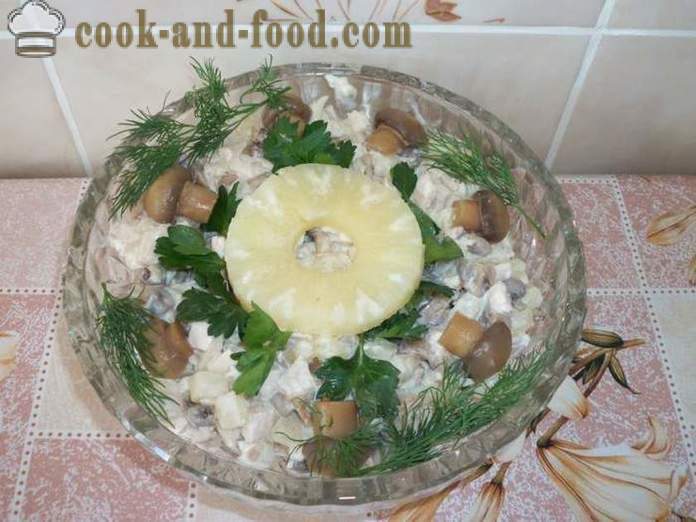 Salata od piletine sa ananasom i gljivama - Kako napraviti salata od piletine sa ananasom i gljivama, korak po korak recept fotografijama