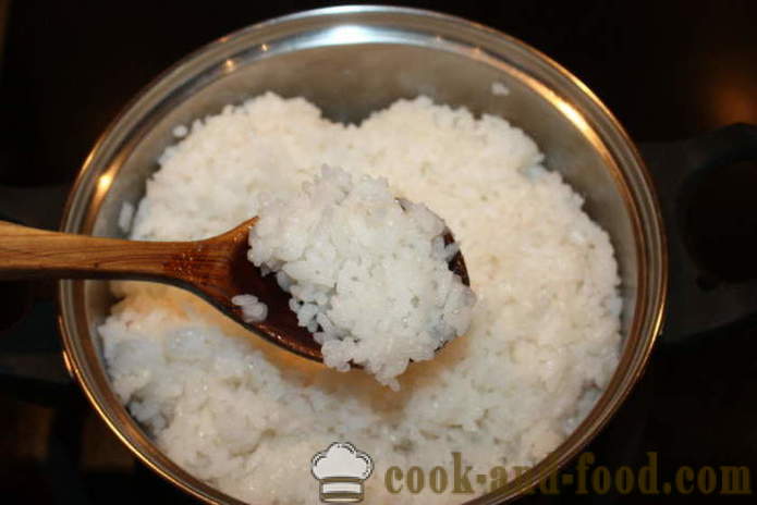 Ukusna riža punjenje s pileće meso, luk i mrkvu - Kako kuhati punjenje piletine za kolače i pite, korak po korak recept fotografijama