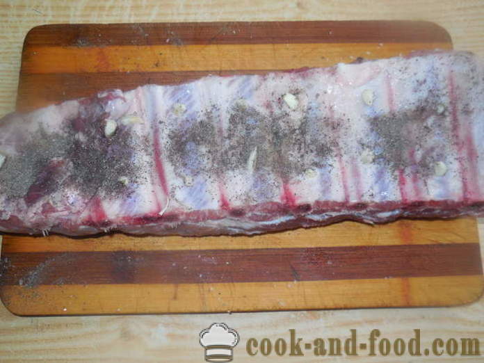 Pečene svinjske rebra sa medom i soja umak - kako ispeći svinjska rebrica u pećnici, s korak po korak recept fotografijama