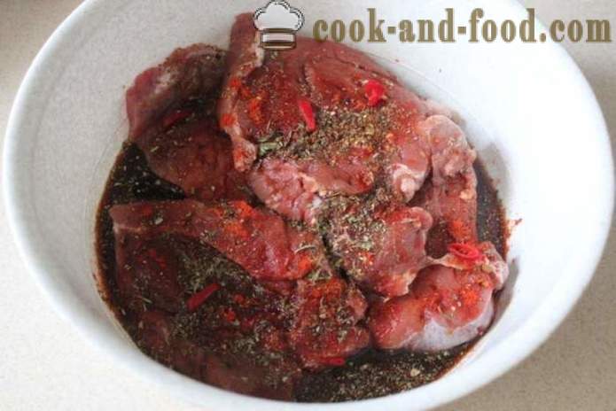 Biftek u tavi - kako pečena govedina odrezak, korak po korak recept fotografijama