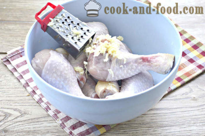Ukusna pileća bataka u pećnici - kao ukusnu pečene piletine batak, korak po korak recept fotografijama