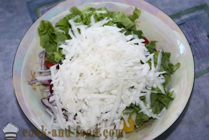 Salata s povrćem i mozzarellom - kako napraviti salatu s povrćem i sirom, s korak po korak recept fotografijama