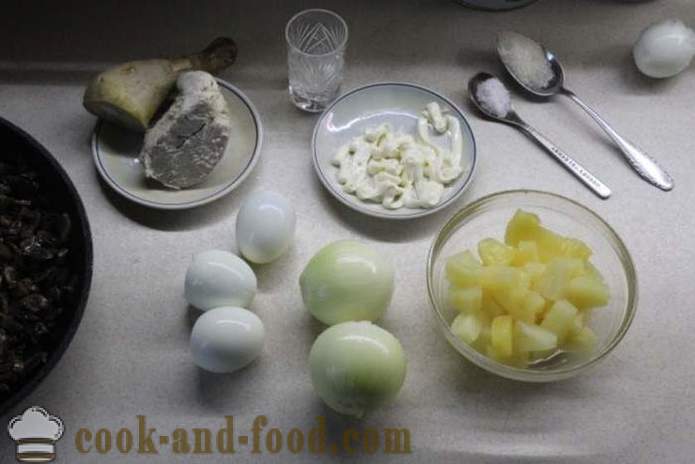 Slojevita salata s gljivama, dojke i ananasa - Kako napraviti ananasa salata s piletinom, korak po korak recept fotografijama