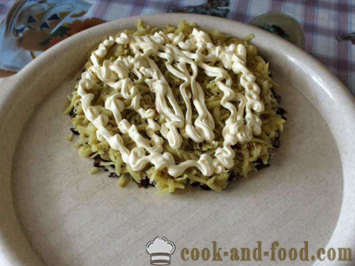 Jednostavna salata od gljiva s gljivama i sirom - kako se pripremiti salatu s gljivama, korak po korak recept fotografijama