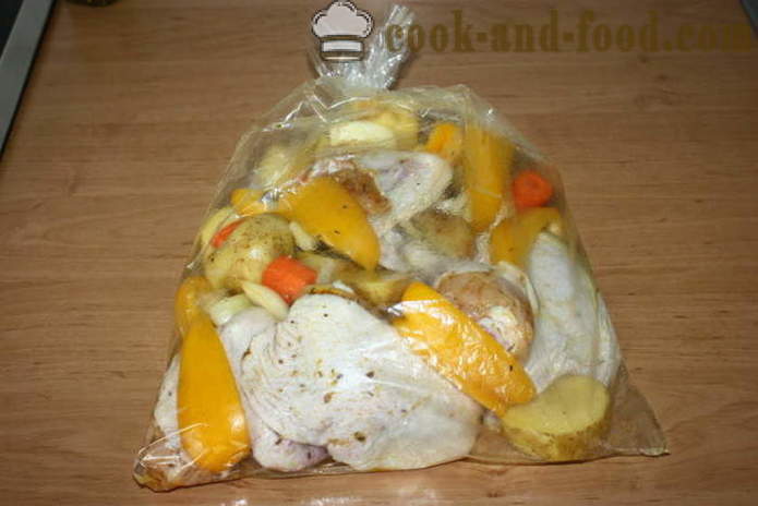 Pečeni krumpir s piletinom u rukavu - Kako kuhati krumpir u pećnici s piletinom, korak po korak recept fotografijama