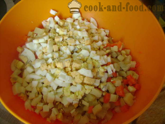 Francuska salata, bez mesa i kobasica - kako se pripremiti salatu s jabukom, s korak po korak recept fotografijama
