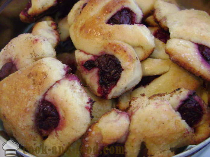 Cherry bagels iz testa skuta - Kako kuhati peciva s trešnjama, korak po korak recept fotografijama