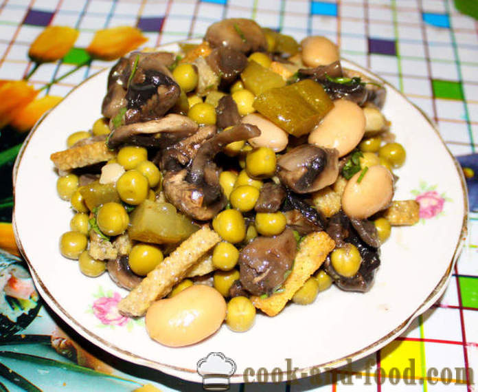 Ukusna grah salata s gljivama i croutons - Kako kuhati grah salata, korak po korak recept fotografijama