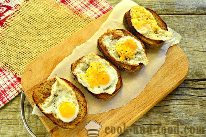 Pohani kruh sa jajima i zelje na tavi - kako napraviti tost s jajima za doručak, korak po korak recept fotografijama
