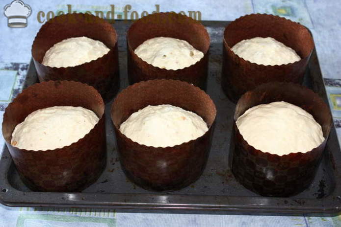 Uskrsna torta sa bademima i grožđicama, mlijeko - kako ispeći jedan kolač u pećnici, s korak po korak recept fotografijama