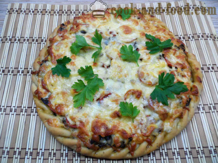 Najjednostavniji domaća pizza po skokovi i granice i najbolje preljeva za pizzu - kako kuhati pizza kvasac, korak po korak recept fotografijama