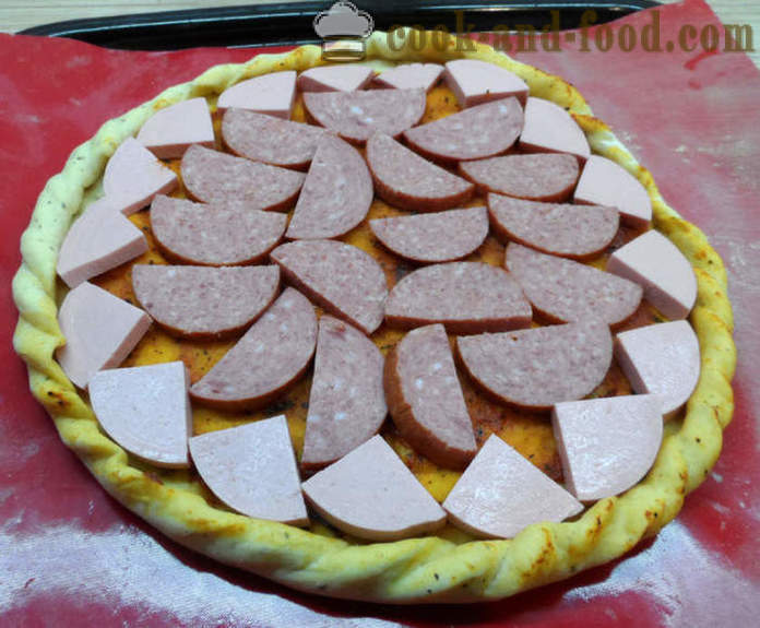 Najjednostavniji domaća pizza po skokovi i granice i najbolje preljeva za pizzu - kako kuhati pizza kvasac, korak po korak recept fotografijama