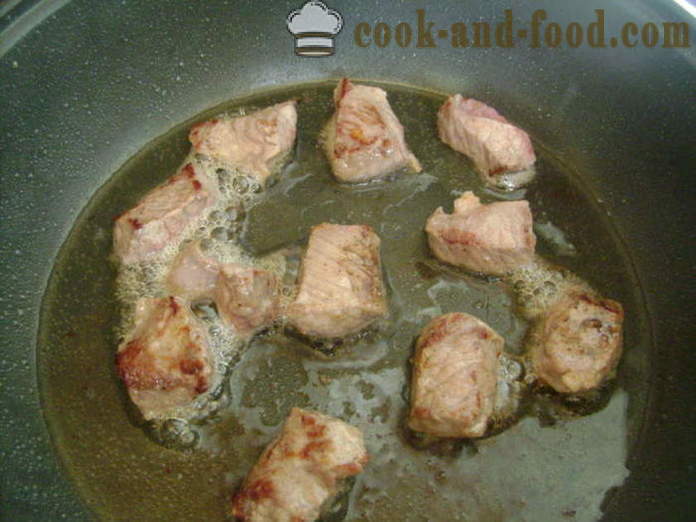 Pečenje s mesom i krumpirom u pećnici - kako kuhati krumpir u lonac s mesom, korak po korak recept fotografijama