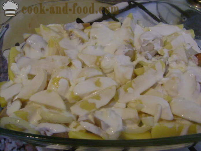 Krumpir pečen u pećnici s gljivama i vrhnjem - ukusne pečeni krumpir u pećnici, s korak po korak recept fotografijama