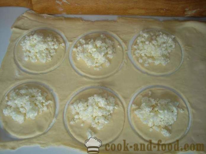 Sochniki sa svježim sirom lisnato tijesto - kako ispeći sochniki sa svježim sirom lisnato tijesto, korak po korak recept fotografijama