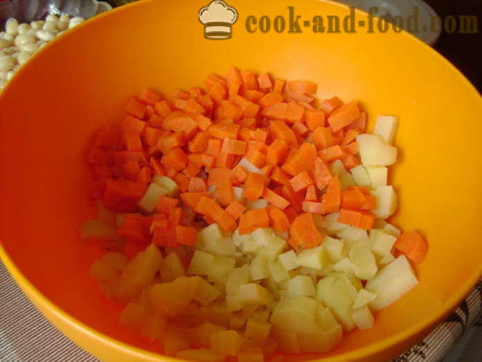Neobična salata s haringe - kako napraviti vinaigrette s haringe, kupus i grah, s korak po korak recept fotografijama