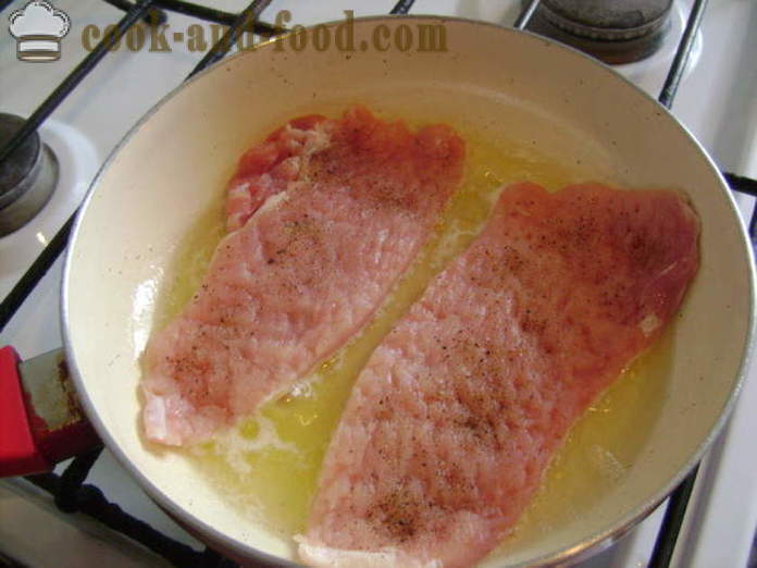Svinjski odrezak s lukom - kako kuhati odrezak od svinjetine, s korak po korak recept fotografijama