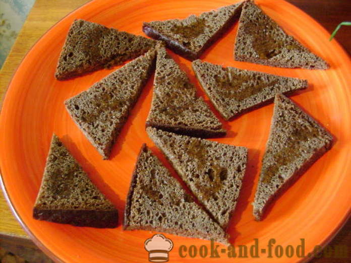 Jednostavni sendviči s haringe na raženog kruha - Kako napraviti sendviče s haringe, korak po korak recept fotografijama