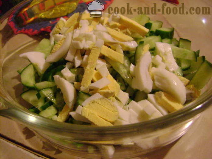 Salata: krastavci, jaja, vlasac i majoneza - kako napraviti krastavac salata s majonezom, korak po korak recept fotografijama