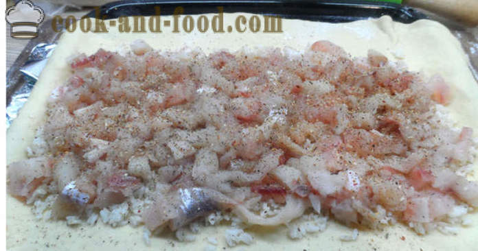 Kvasac torta sa ribom i rižom i svježe ribe - Kako kuhati pitu s ribom u pećnici, s korak po korak recept fotografijama