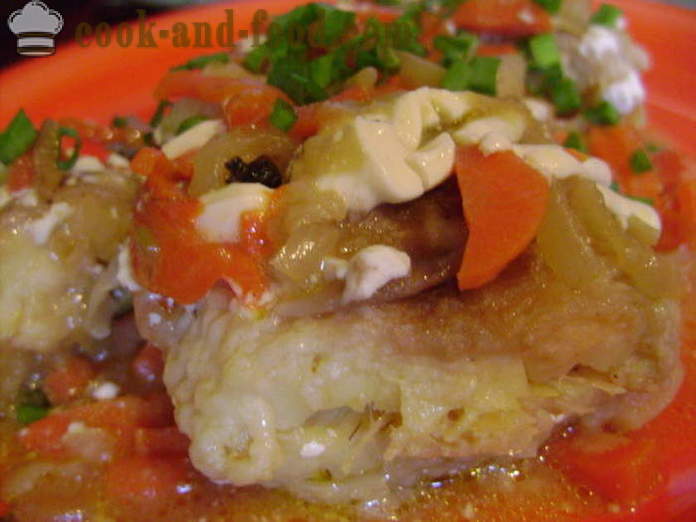 Ukusan recept brotoly pirjana s lukom i povrćem - kuhanje brotola ribu s majonezom, korak po korak recept fotografijama