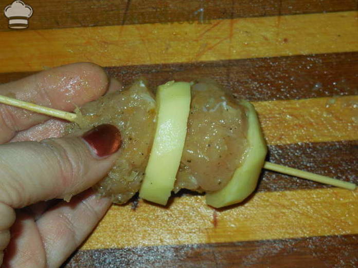 Krumpir s mljevenim mesom pečene u pećnici na kos - kako ispeći krumpir s mljevenim mesom u pećnici, s korak po korak recept fotografijama