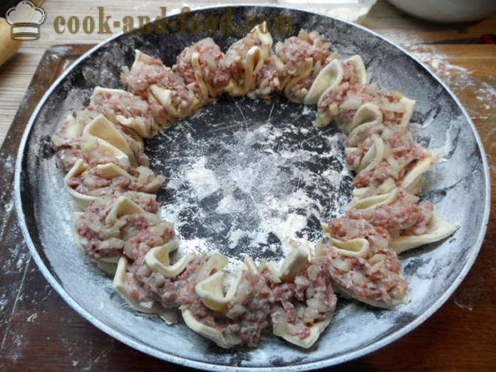 Lisnato pašteta Krizantema - kako kuhati meso pita krizantema lisnato tijesto, s korak po korak recept fotografijama