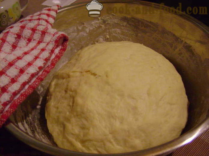 Univerzalni Maslac kvasca tijesto za pite - kako se pripremiti dizanog tijesta kolač, korak po korak recept fotografijama
