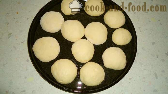 Kvasac peciva sa sjemenkama sezama u pećnici - kako napraviti kolač sa susamom kod kuće, korak po korak recept fotografijama