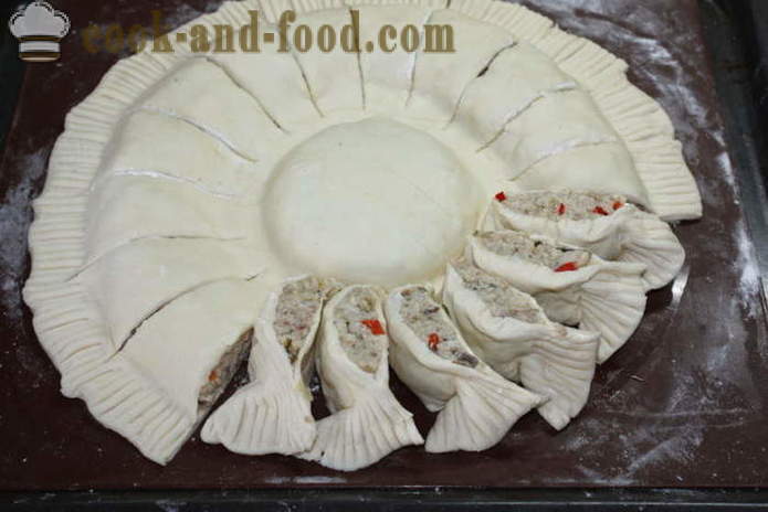 Tart od lisnatog tijesta s piletinom i sirom - kako napraviti sloj kolač s piletinom, korak po korak recept fotografijama