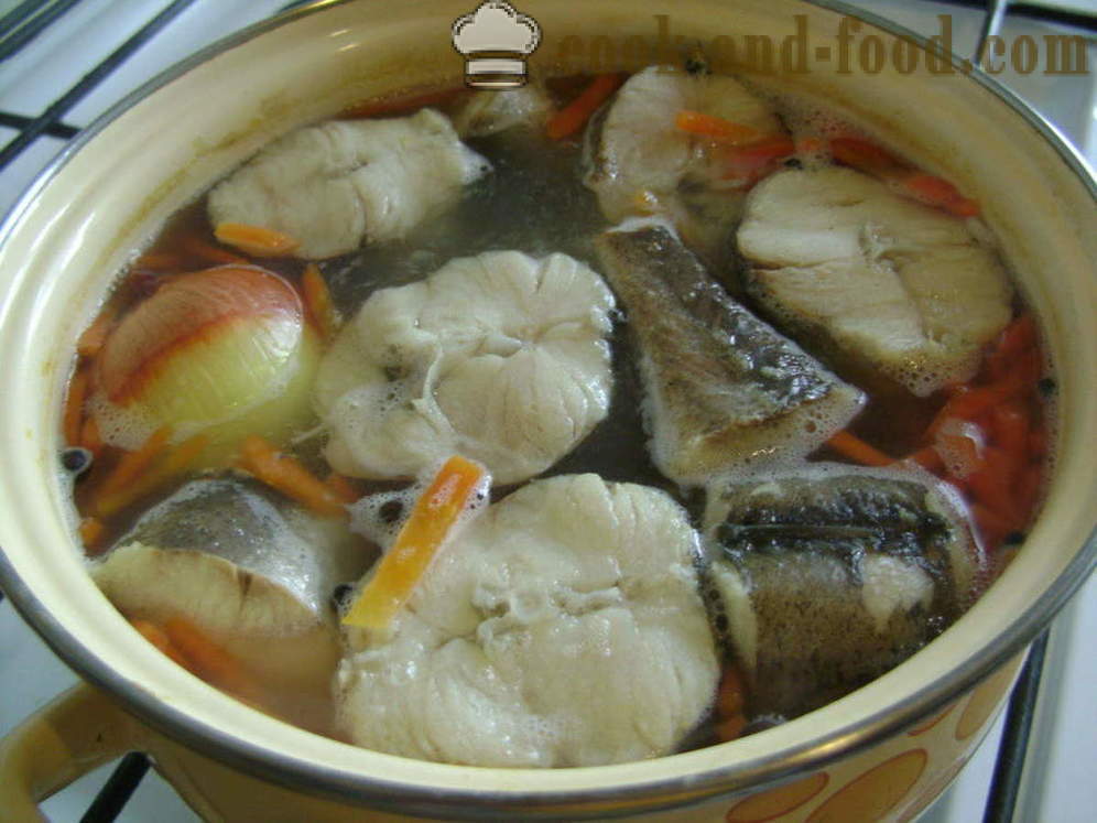 Korizmena riblja juha od oslića s rižom - kako kuhati riblju juhu sa Heck, korak po korak recept fotografijama