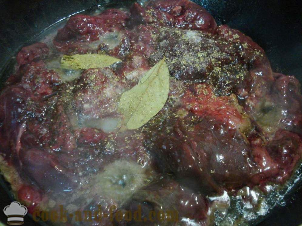 Ukusna pileća jetra na kiselo vrhnje s lukom u tavi - kako kuhati pileća jetra na kiselo vrhnje, korak po korak recept fotografijama