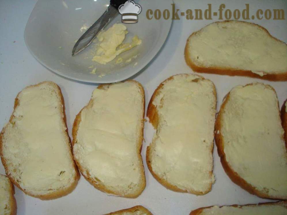 Sendviči s kobasicama, sirom i krastavcima - Kako napraviti sendvič s kobasicom i sirom, s korak po korak recept fotografijama