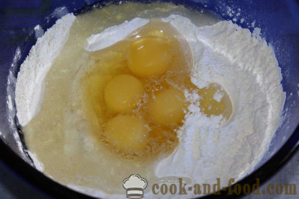 Domaći rezanci od jaja bez vode - kako bi rezanci za juhu na jajima, korak po korak recept fotografijama