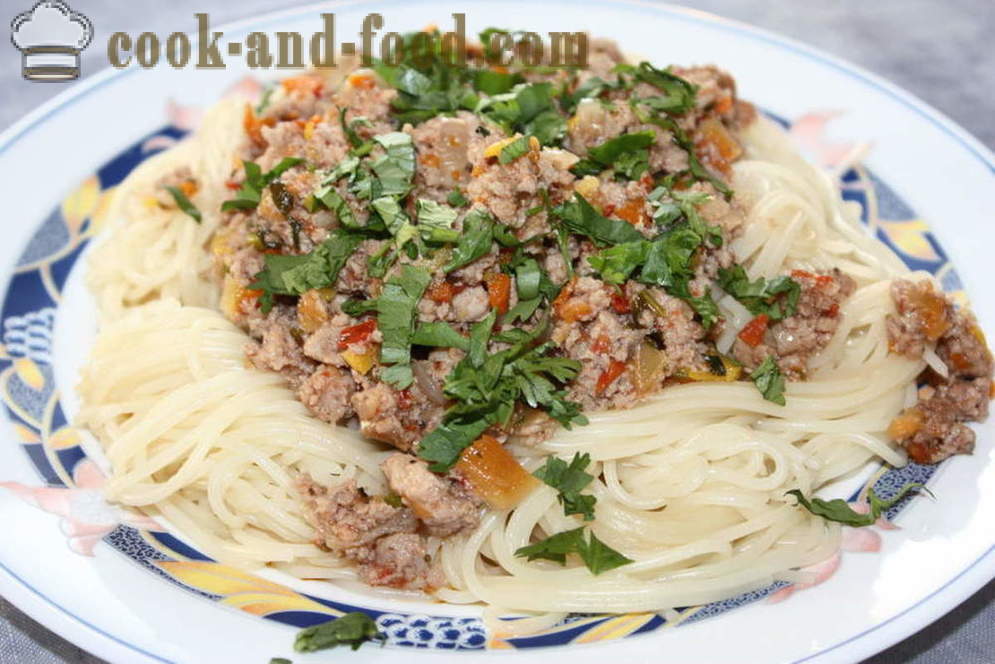Špageti s umakom bolognese - kako kuhati špagete Bolognese, korak po korak recept fotografijama
