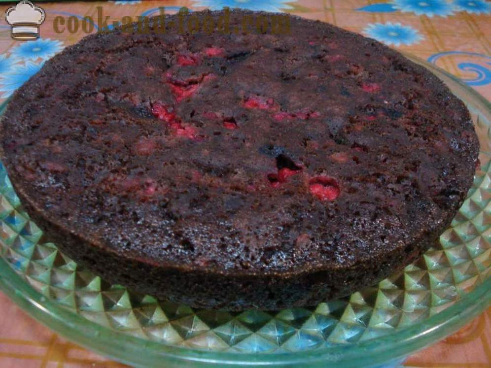 Lean čokoladni kolač bez jaja - kako kuhati čokoladnu tortu u multivarka, korak po korak recept fotografijama