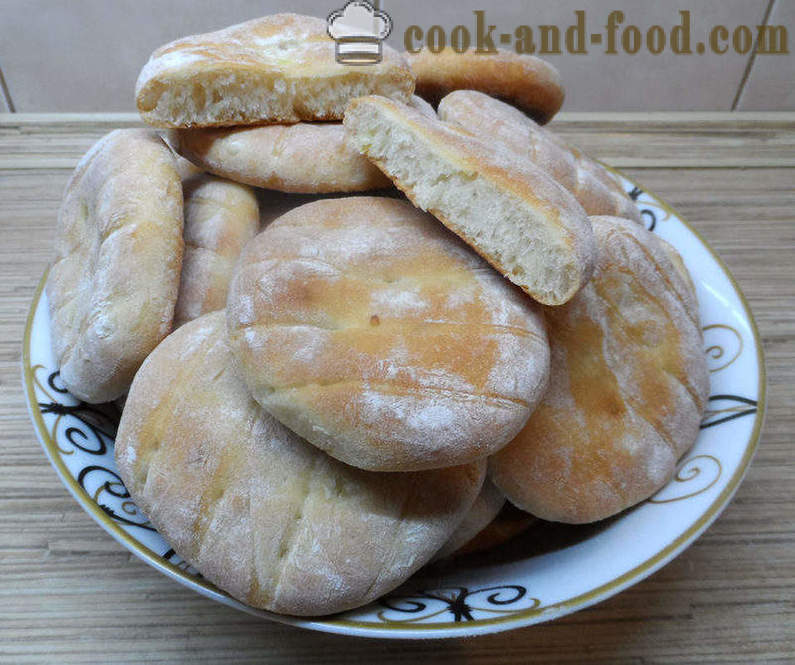 Luk kruh u pećnici ili luk peciva - kao što su kako se peče kruh, luk, korak po korak recept fotografijama