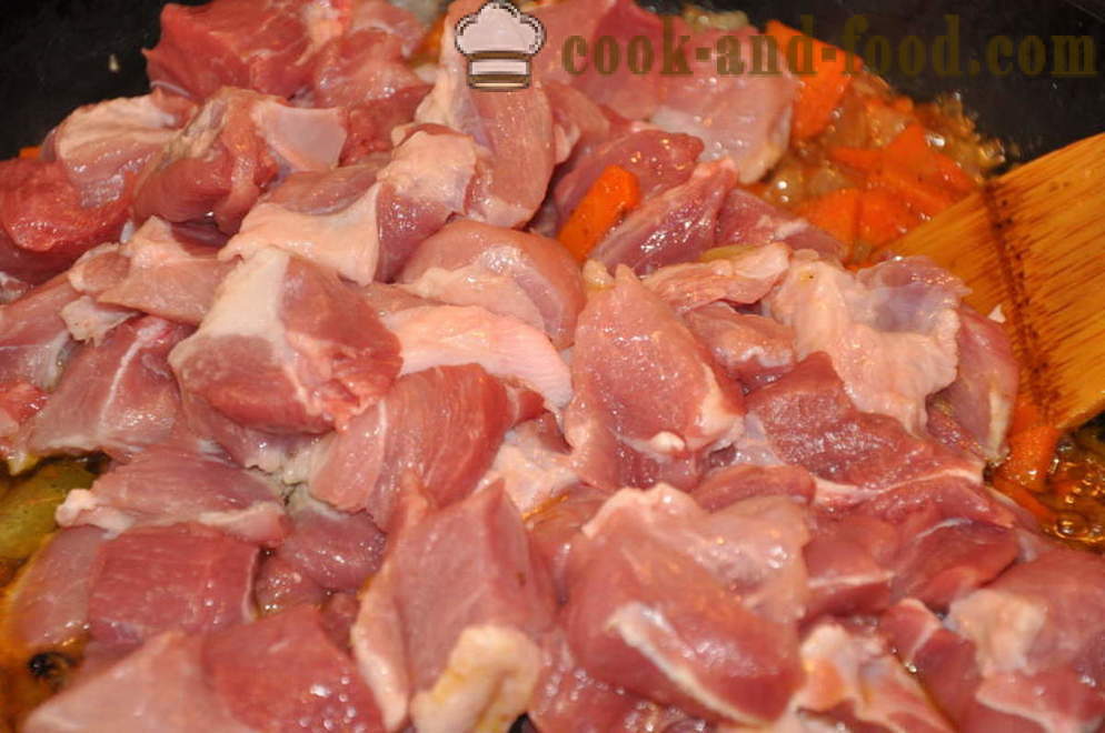 Ukusna pilav pilav sa svinjetinom u tavi - Kako kuhati pilav mrvljiv svinjsko meso na tanjuru, korak po korak recept fotografijama