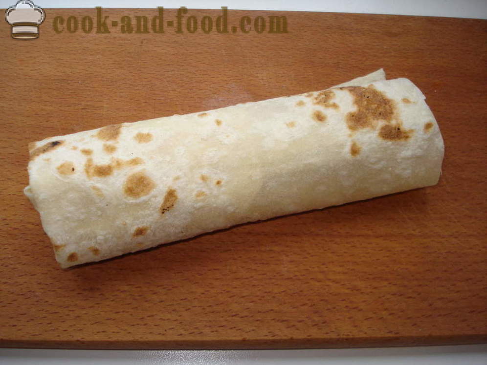 Roll od lavash s povrćem kavijara - kako napraviti pogačicu punjena sa patlidžanom, korak po korak recept fotografijama